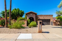 Building Photo - 6824 N 17th Pl