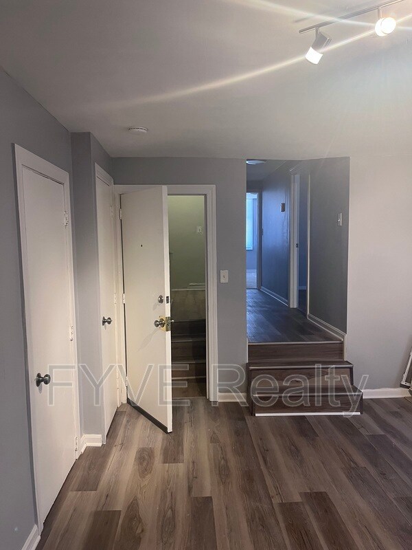 Building Photo - 203 N Carey St