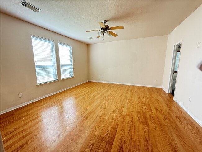 Building Photo - 3118 Creek Bank Ln