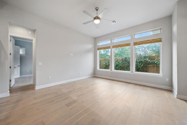 Building Photo - 5820 Harper Park Dr