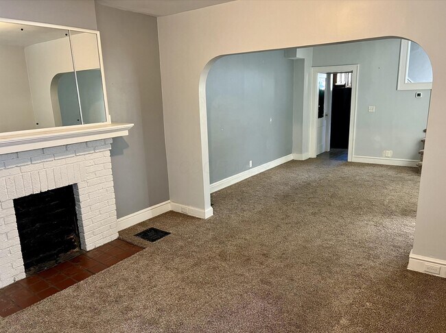 Primary Photo - 212 E Hudson St