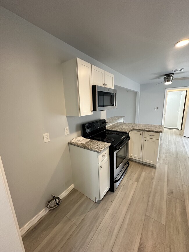 Building Photo - 1100 SW 81st St