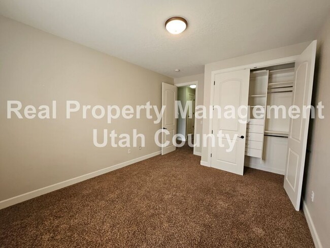 Building Photo - 950 N 940 W