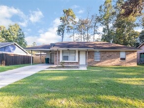 Building Photo - 206 N Forest Dr