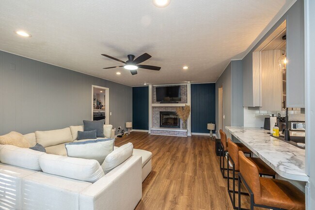 Building Photo - Gorgeous home for rent in very desirable M...