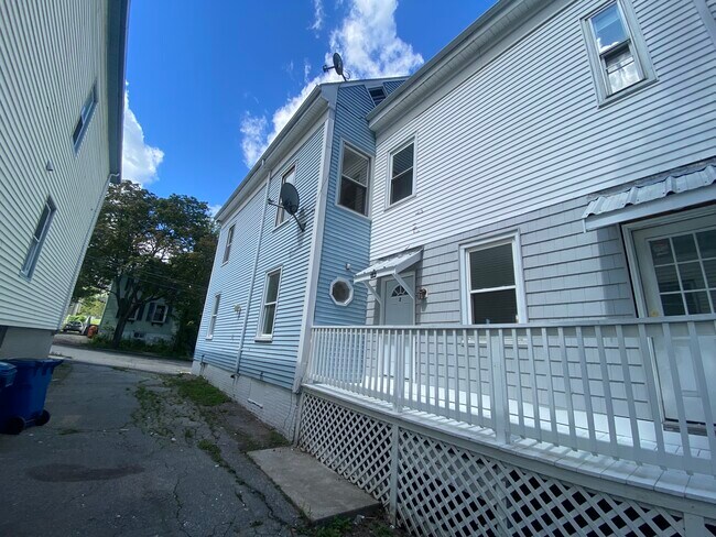 Building Photo - 23 Hanover St