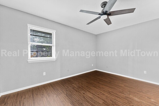 Building Photo - 2907 Ashbury Dr