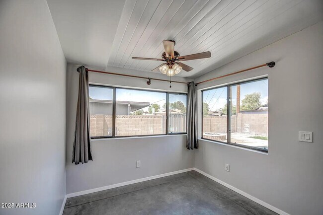 Building Photo - 1612 E Gaylon Dr