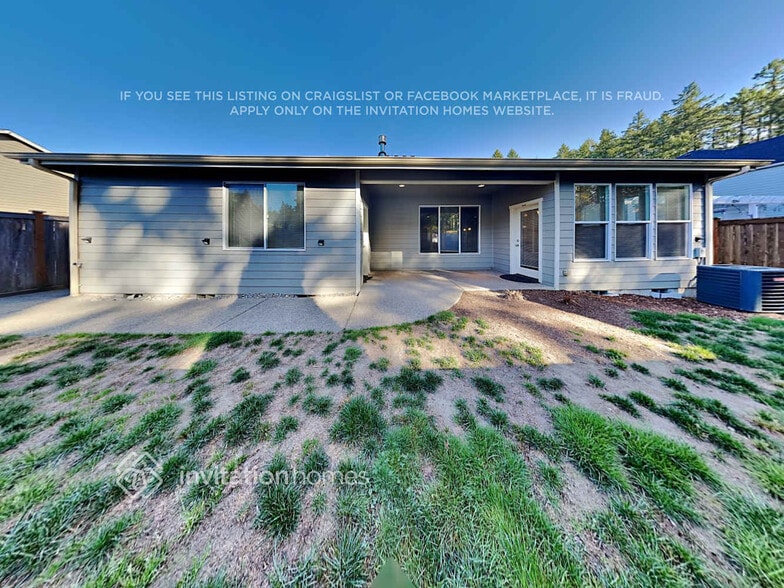 Building Photo - 706 182nd St E