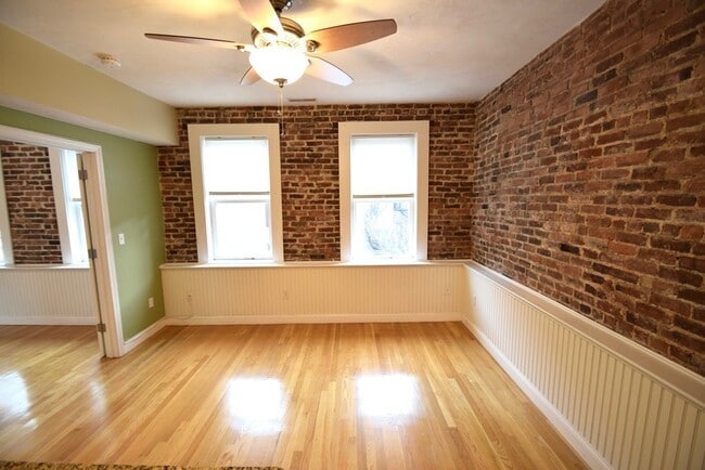 Building Photo - 172 Cottage St