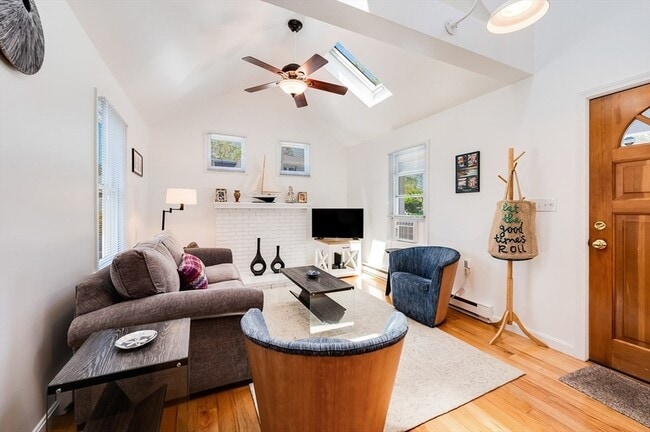 Building Photo - 5 White Way