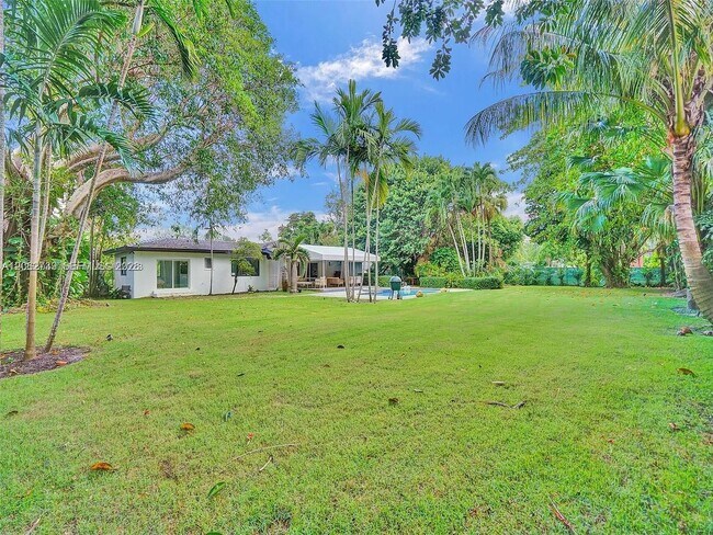 Building Photo - 5705 SW 60th Ave