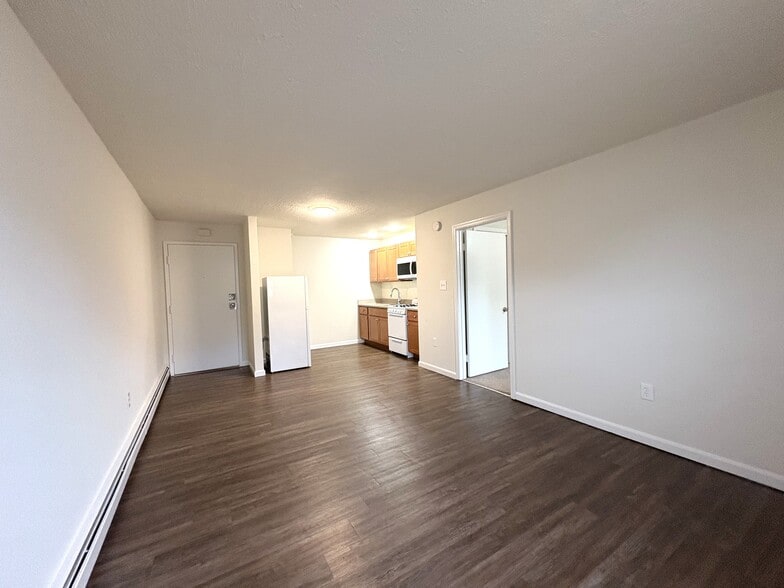 Building Photo - Riveredge Square Apartments