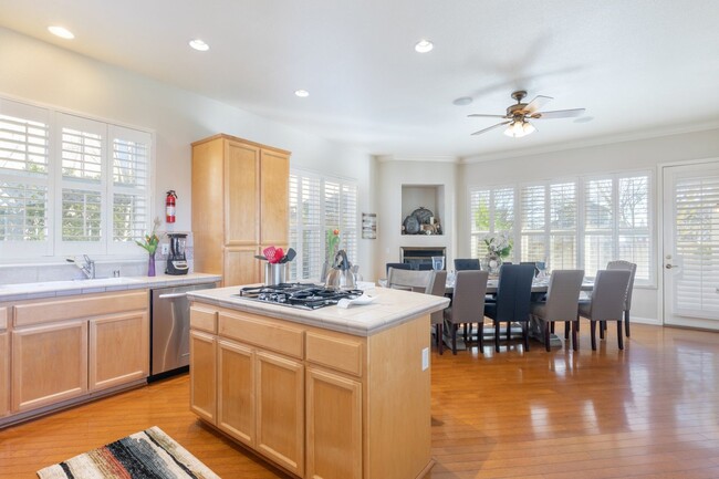 Building Photo - Stunning 4BR House in Santa Rosa