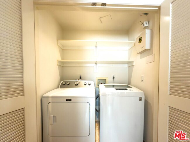 Building Photo - 11692 Darlington Ave