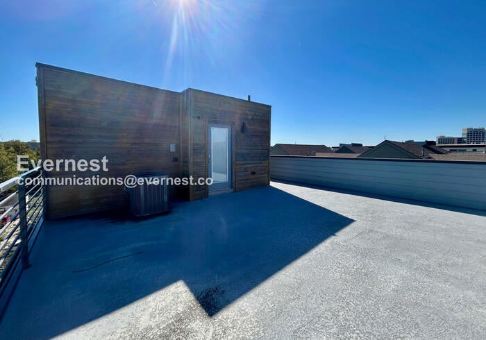 Building Photo - 2711 Kimsey Dr