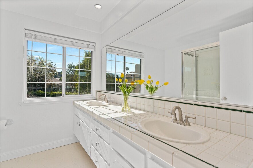 Building Photo - 2719 Granvia Pl