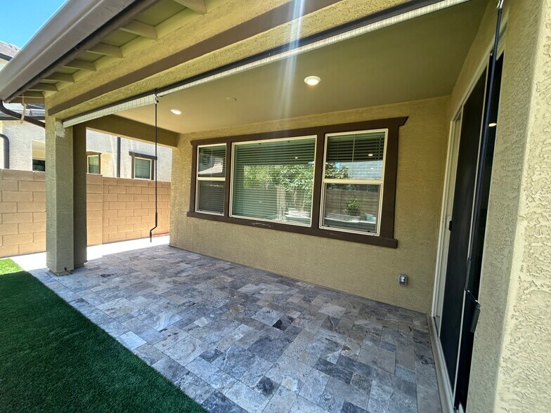 Building Photo - 1146 E Weatherby Way