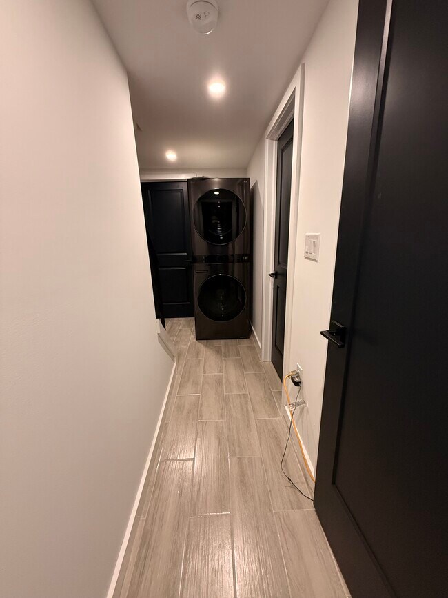 Building Photo - 3340 Potter St