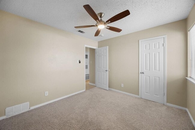 Building Photo - 6509 Krollton Dr