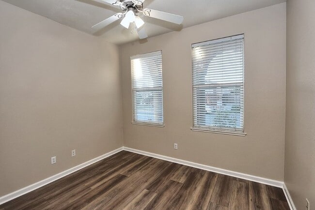 Building Photo - Beautiful 4 Bed 3 full bath Natomas Home!!