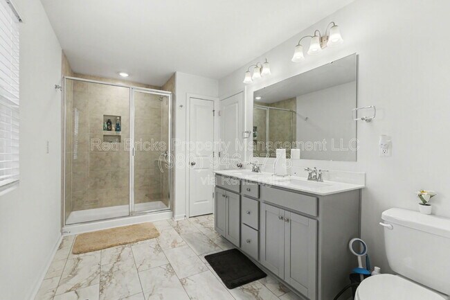 Building Photo - 760 Kitfox Dr NW