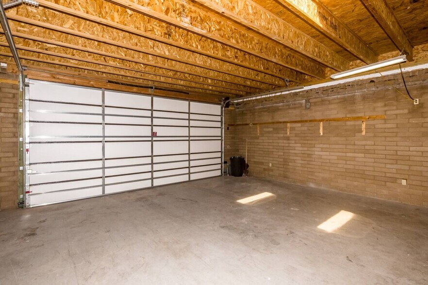 Building Photo - 2906 Castaway Dr