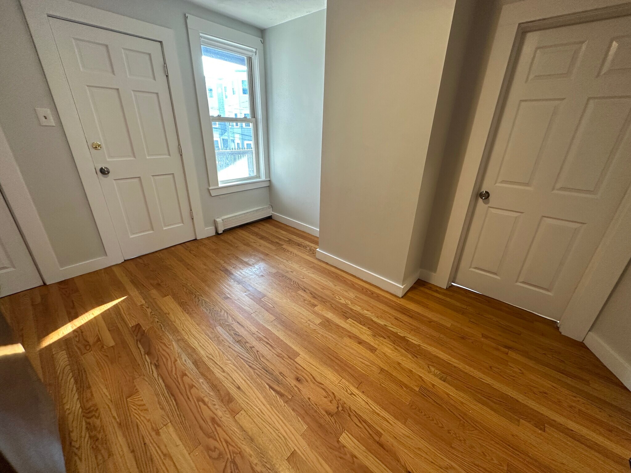 Building Photo - 857 E 1st St