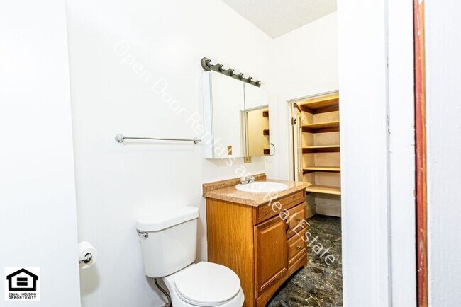 Building Photo - 112 W 2nd St