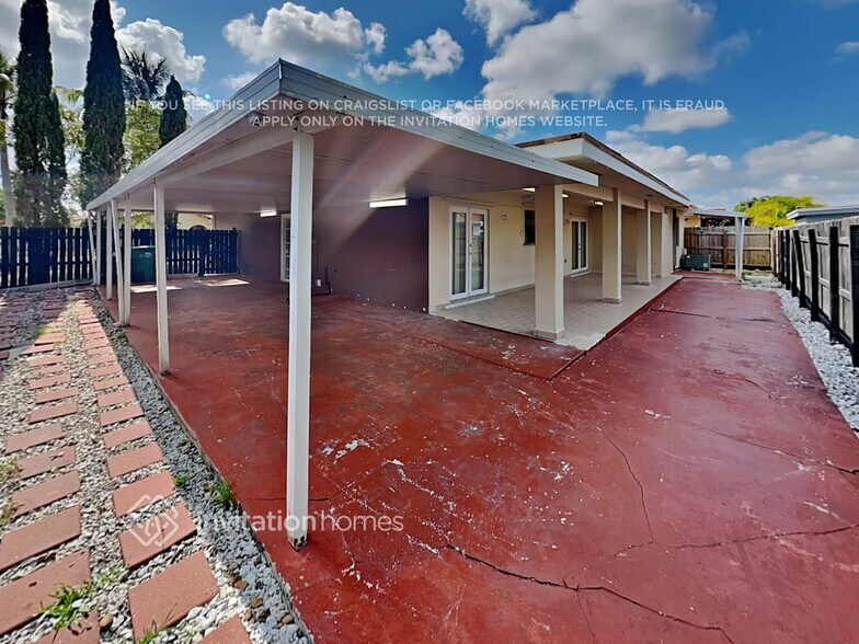 Building Photo - 1086 NW 128th Ave