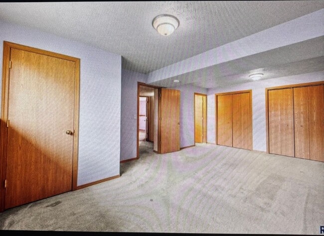Building Photo - New Property!!