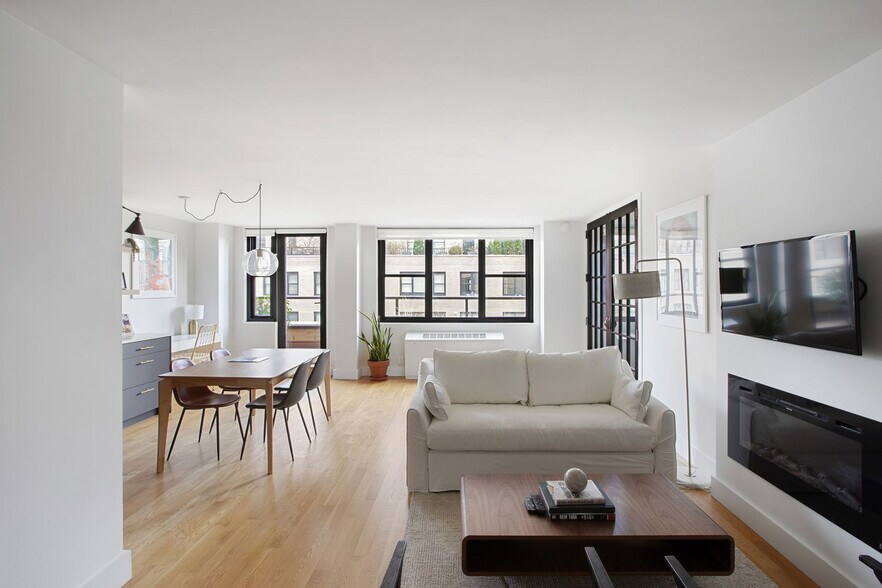 Primary Photo - 315 W 57th St