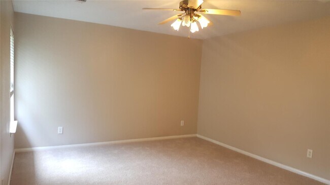 Building Photo - 2602 Desert Sage Dr
