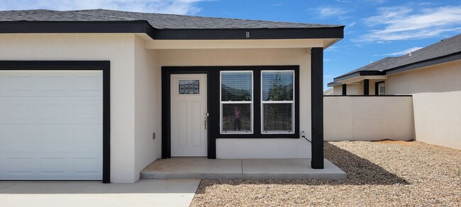 Building Photo - ra2720