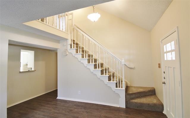 Building Photo - 900 Valley Ridge Dr
