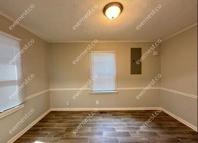 Building Photo - 2776 Palm Dr