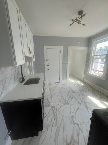 Unit 2 - 904 S 20th St