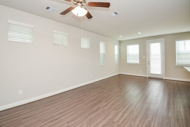 Building Photo - 9821 Prairie Garden Ln