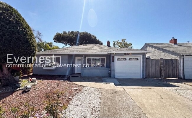 Building Photo - 1936 Shoreview Ave