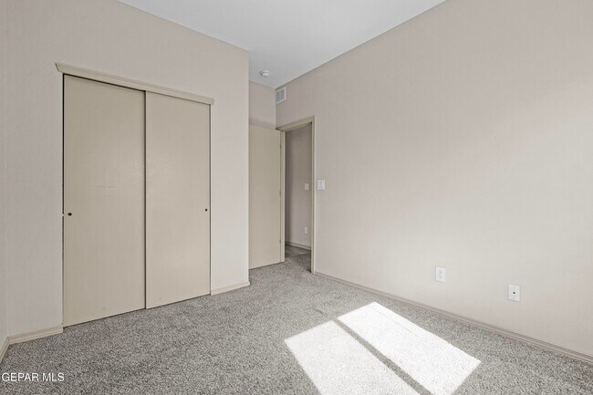 Building Photo - 11629 Flor Achillea