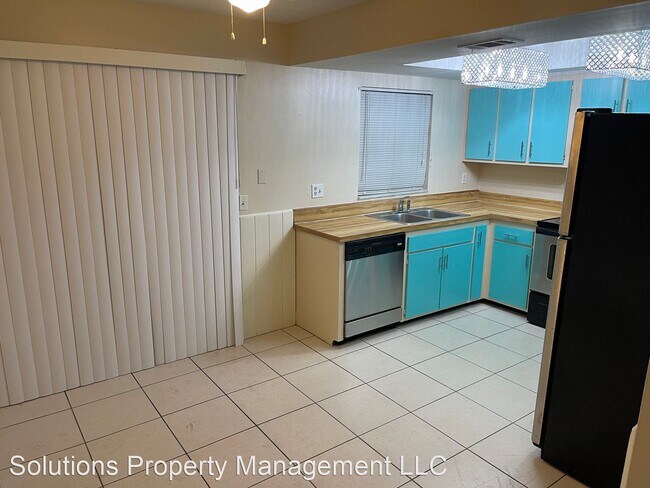 Building Photo - 3 br, 2 bath House - 3728 S SHERWOOD CIR