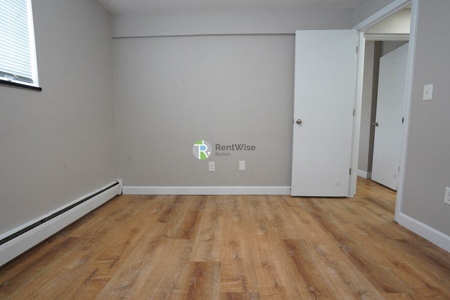 Building Photo - 394 Langley Rd