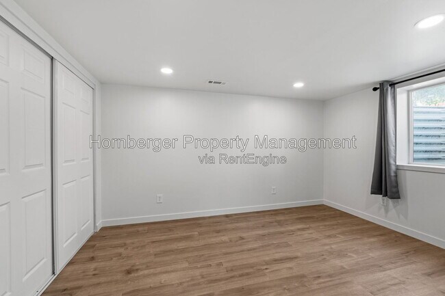 Building Photo - 10106 N Wesley St