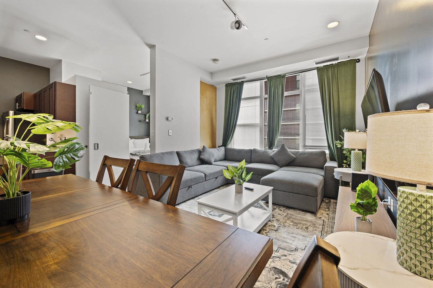 Building Photo - 160 E Berkeley St