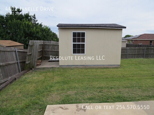 Building Photo - 4402 Janelle Dr