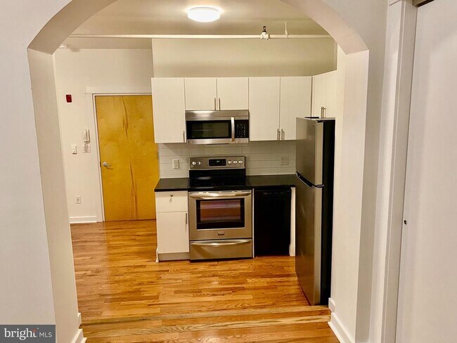 Building Photo - 1300 Spruce St