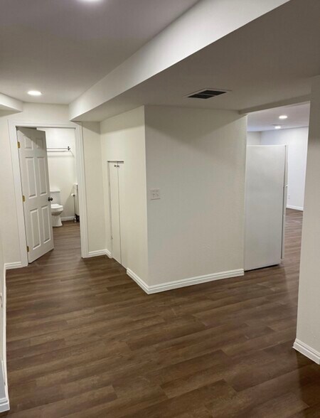 Building Photo - 6651 S Interlochin Ln