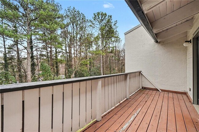 Building Photo - 3813 Paces Ferry W