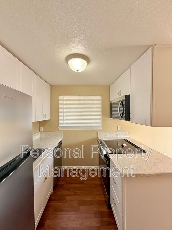 Building Photo - 900 Z St