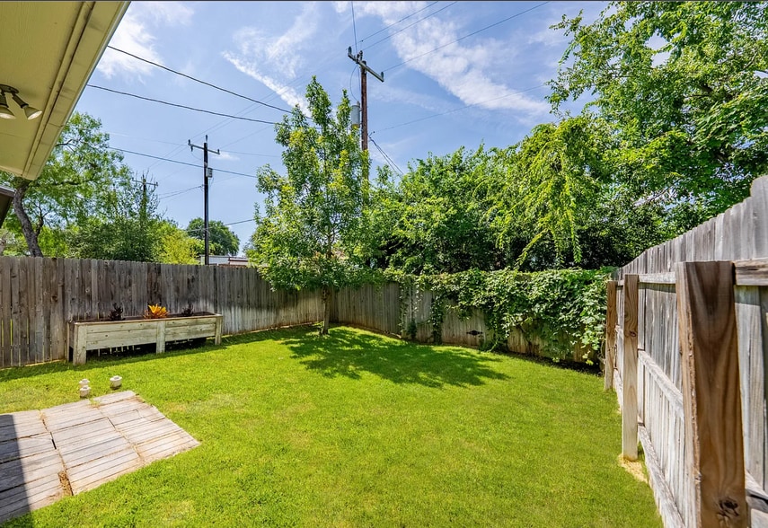 Backyard - 412 Natalen Ave